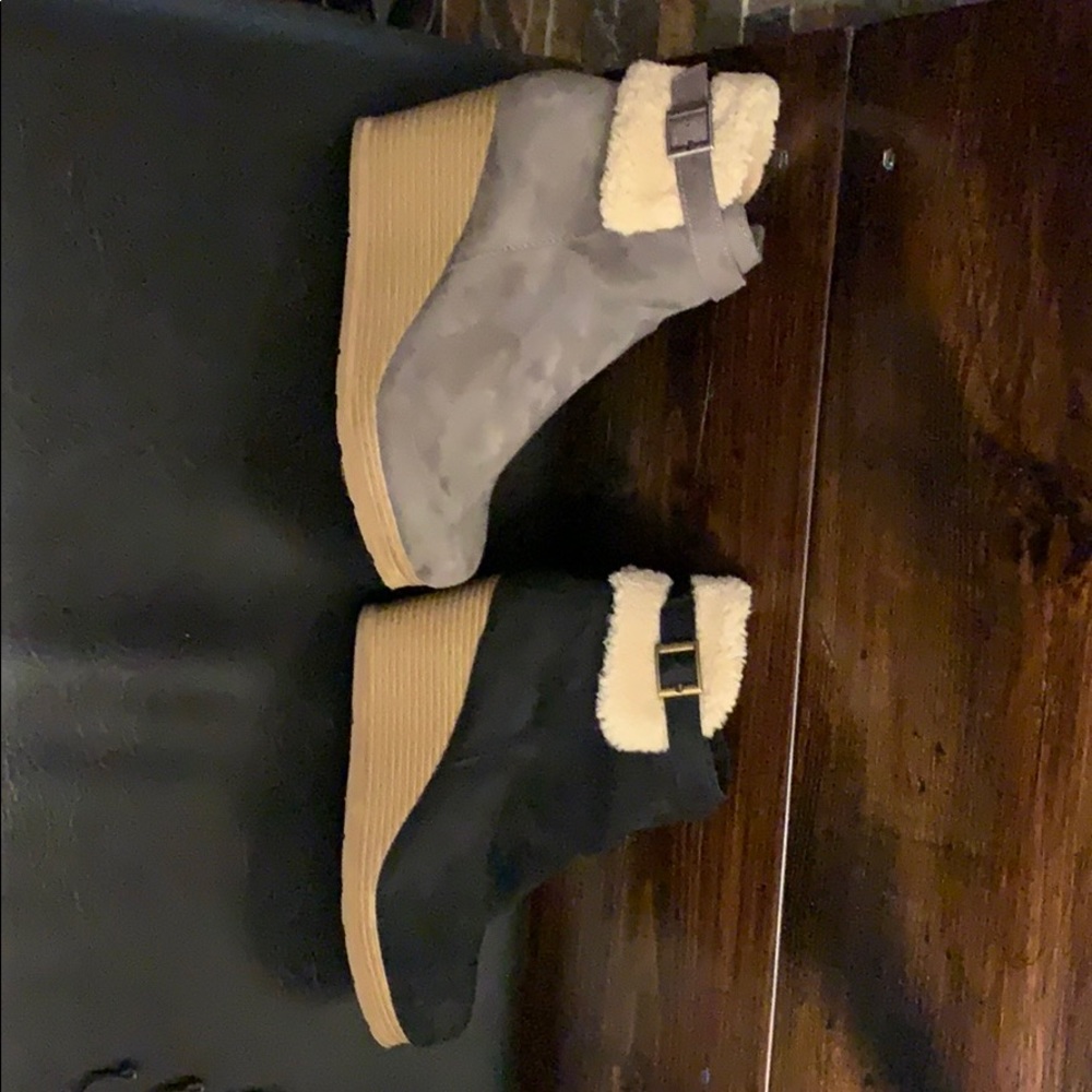 Cheeks suede wedges